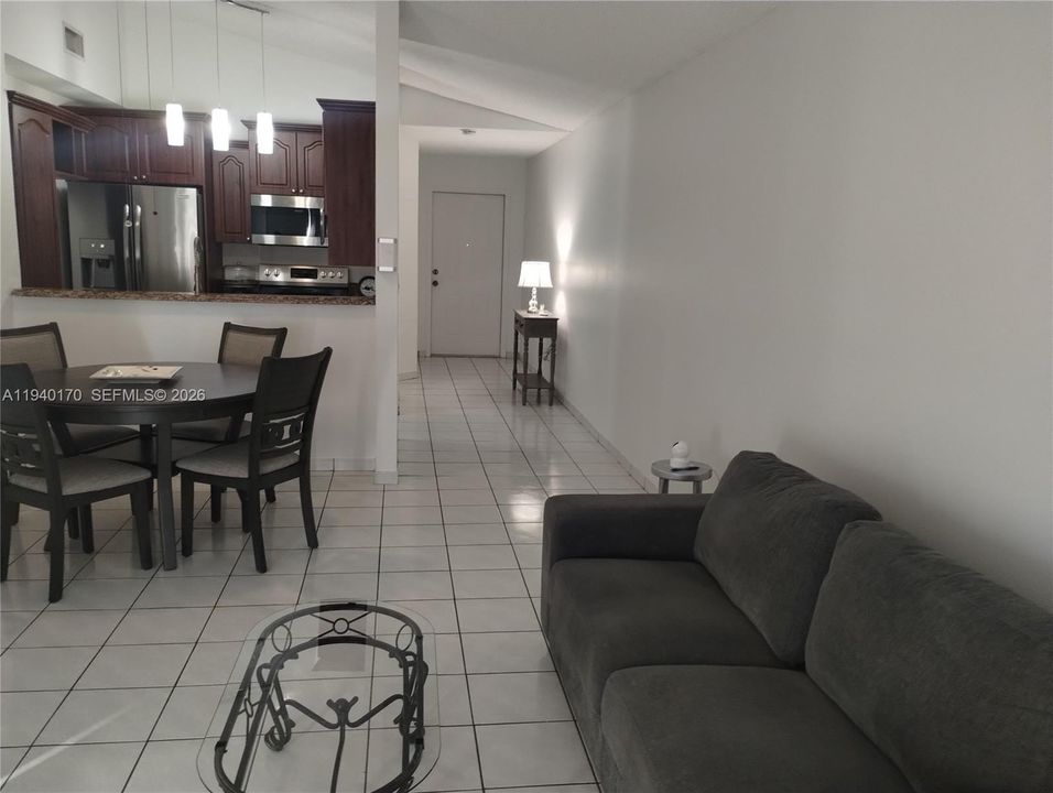 En Venta: $460,000 (3 camas, 2 baños, 1144 Pies cuadrados)