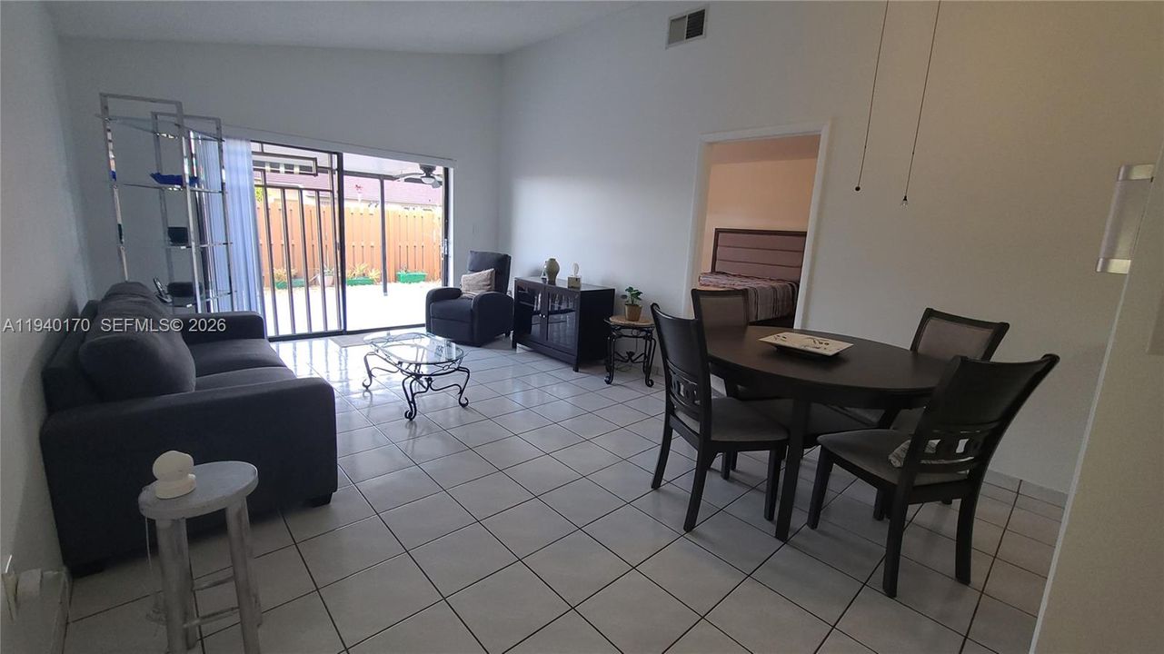 En Venta: $460,000 (3 camas, 2 baños, 1144 Pies cuadrados)