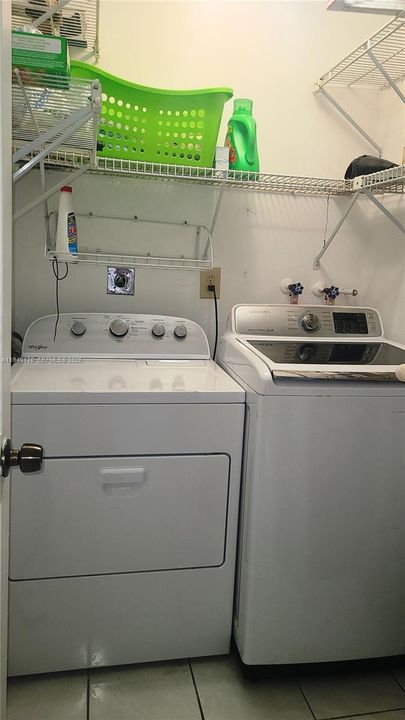 En Venta: $460,000 (3 camas, 2 baños, 1144 Pies cuadrados)