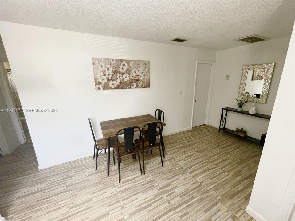 For Rent: $2,500 (3 beds, 1 baths, 2908 Square Feet)