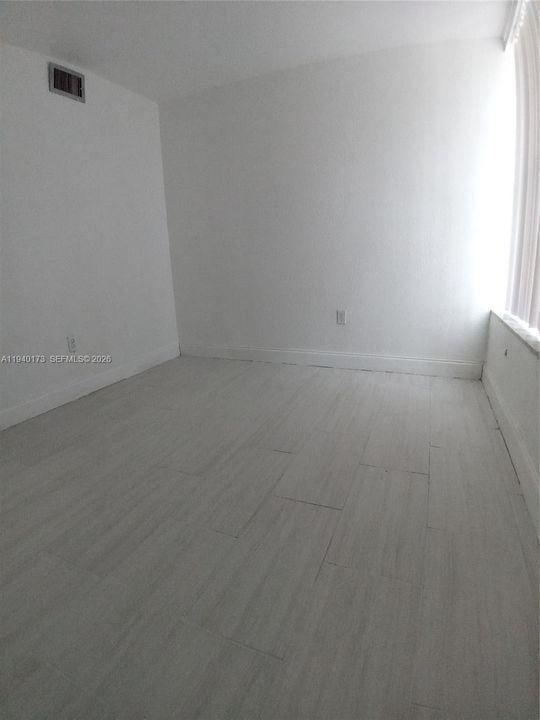 For Rent: $2,650 (4 beds, 2 baths, 1313 Square Feet)