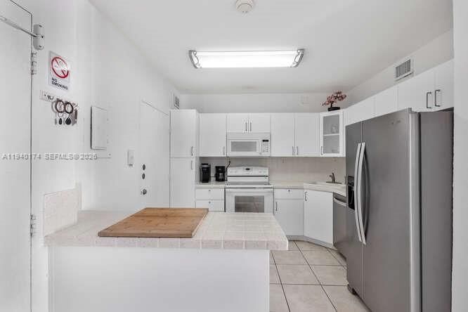 На продажу: $849,000 (2 спален, 2 ванн, 1460 Квадратных фут)