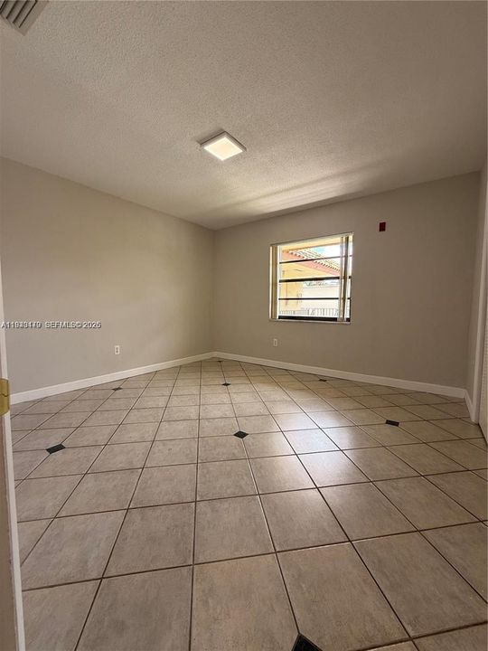 En Venta: $239,900 (2 camas, 1 baños, 868 Pies cuadrados)