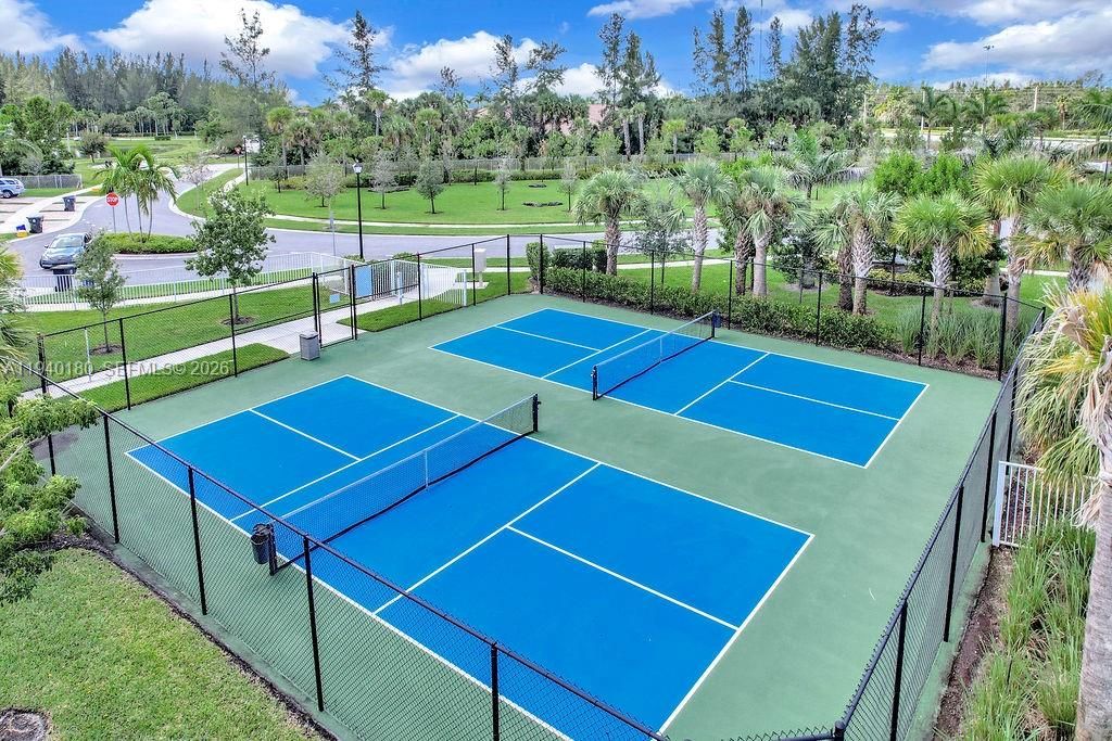 For Sale: $1,250,000 (3 beds, 3 baths, 2511 Square Feet)