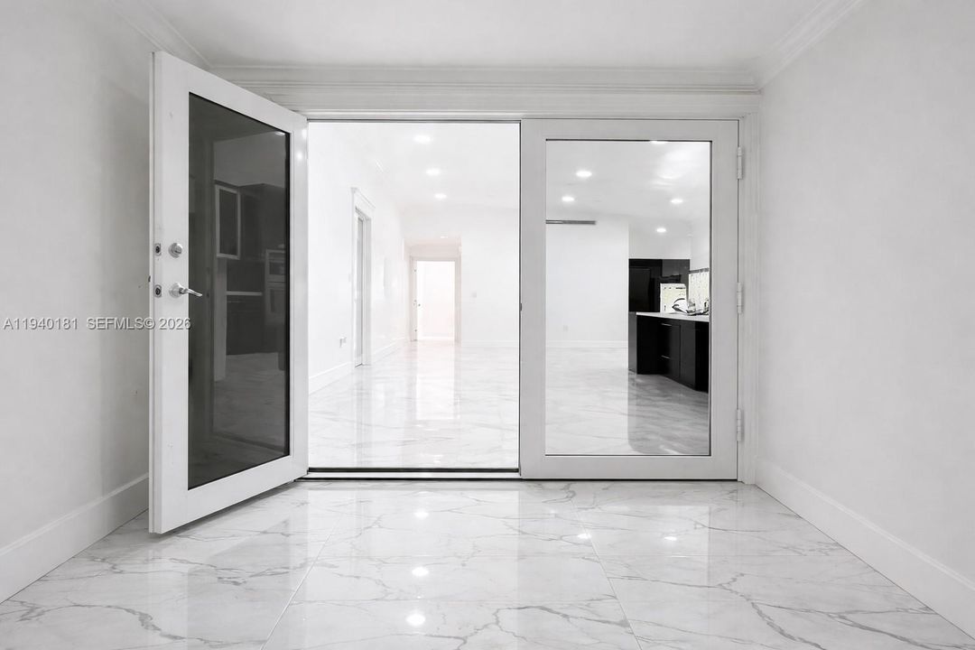 For Sale: $580,000 (3 beds, 2 baths, 1240 Square Feet)