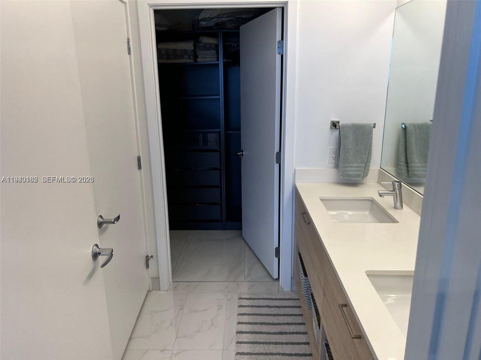 For Sale: $668,000 (2 beds, 2 baths, 1123 Square Feet)