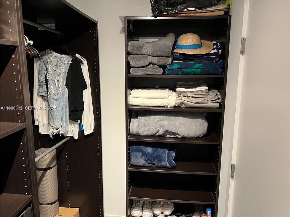 For Sale: $668,000 (2 beds, 2 baths, 1123 Square Feet)