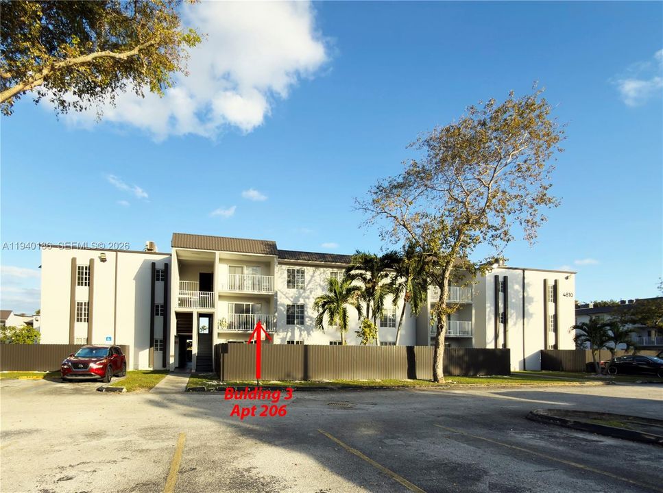 En Venta: $310,000 (2 camas, 2 baños, 1061 Pies cuadrados)