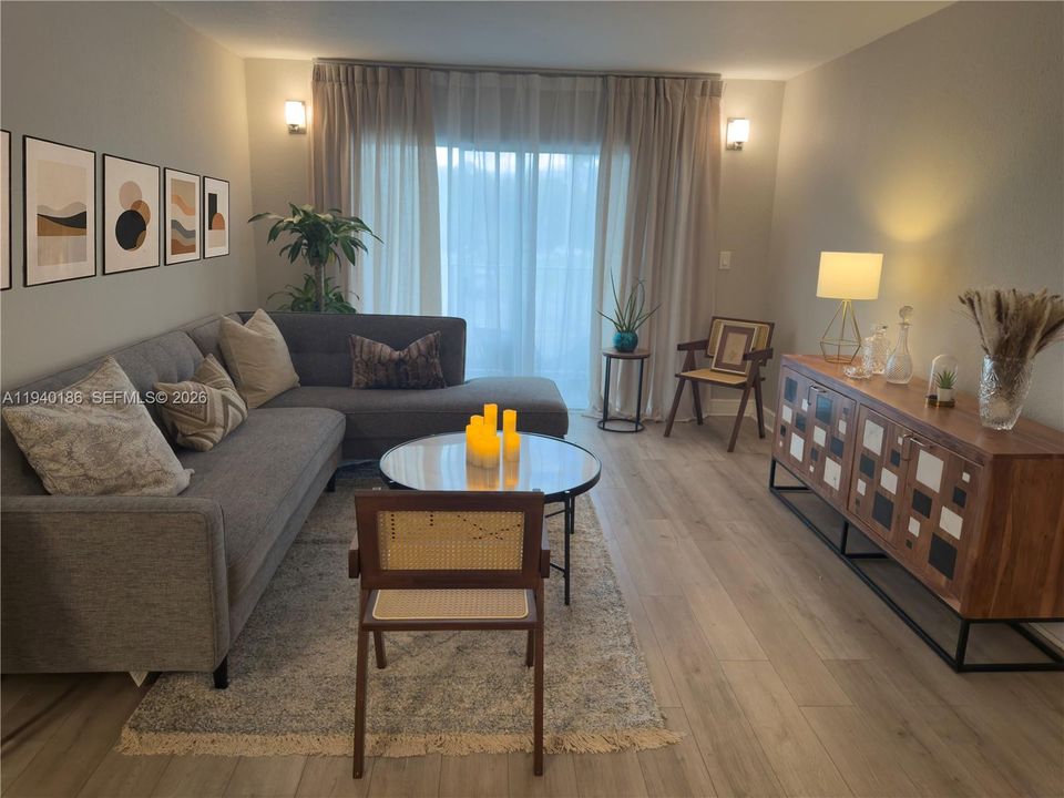 En Venta: $310,000 (2 camas, 2 baños, 1061 Pies cuadrados)