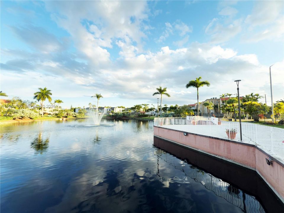 En Venta: $310,000 (2 camas, 2 baños, 1061 Pies cuadrados)