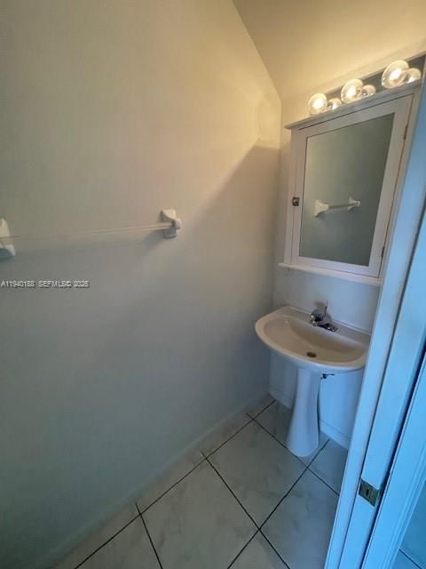 В аренду: $2,200 (2 спален, 2 ванн, 1008 Квадратных фут)