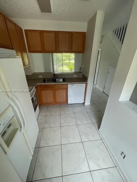 В аренду: $2,200 (2 спален, 2 ванн, 1008 Квадратных фут)