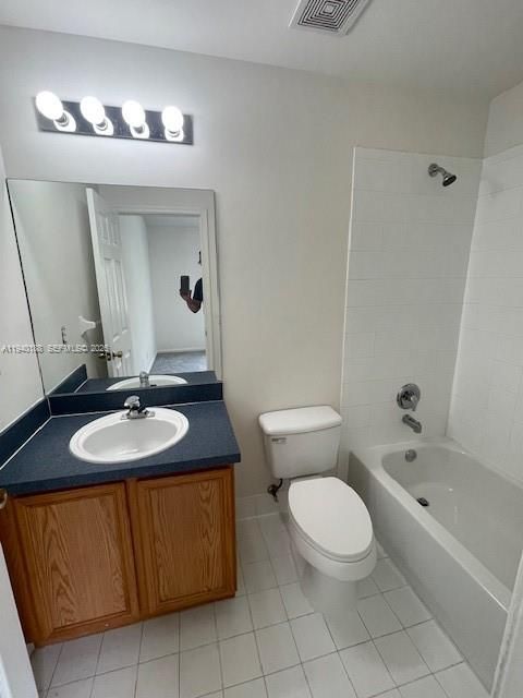 В аренду: $2,200 (2 спален, 2 ванн, 1008 Квадратных фут)