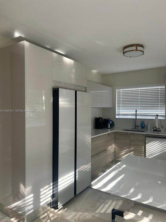 For Rent: $3,500 (2 beds, 2 baths, 1180 Square Feet)