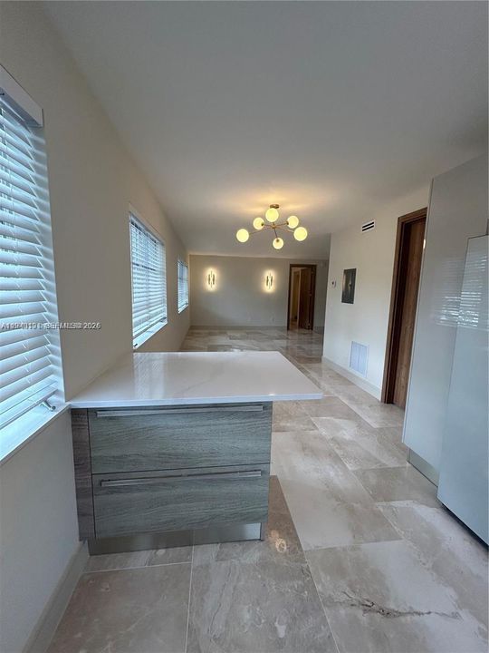 For Rent: $3,500 (2 beds, 2 baths, 1180 Square Feet)