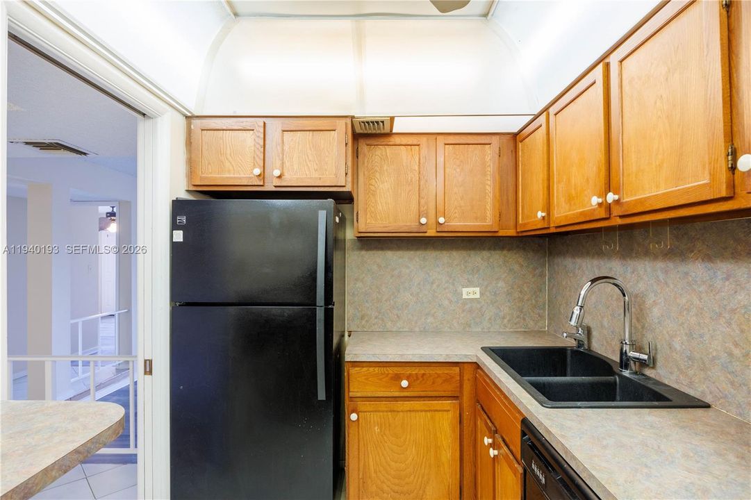 出租: $1,600 (1 贝兹, 1 浴室, 800 平方英尺)