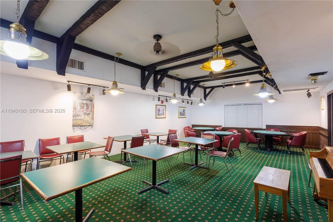 出租: $1,600 (1 贝兹, 1 浴室, 800 平方英尺)