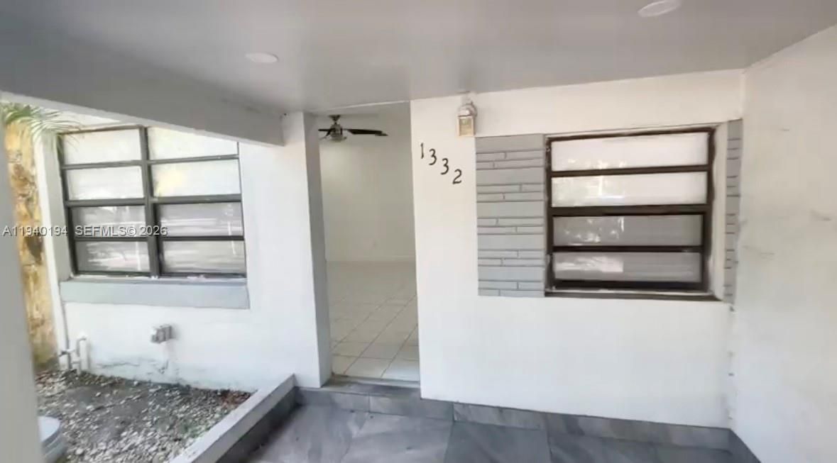 For Rent: $3,200 (3 beds, 1 baths, 1100 Square Feet)