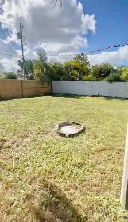 For Rent: $3,200 (3 beds, 1 baths, 1100 Square Feet)