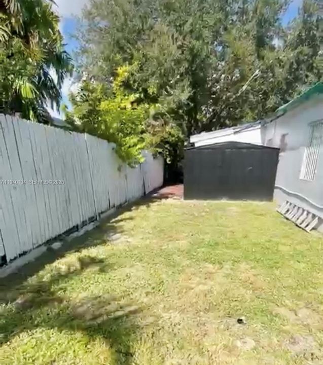 For Rent: $3,200 (3 beds, 1 baths, 1100 Square Feet)