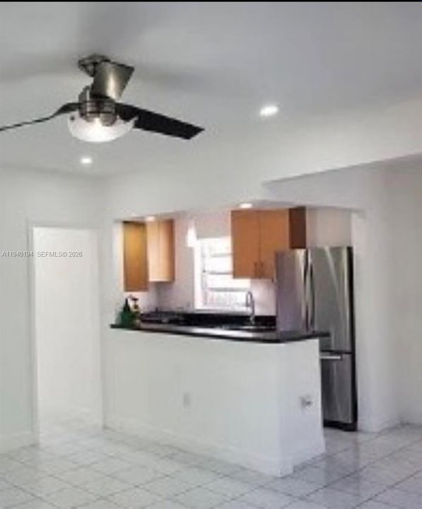 For Rent: $3,200 (3 beds, 1 baths, 1100 Square Feet)