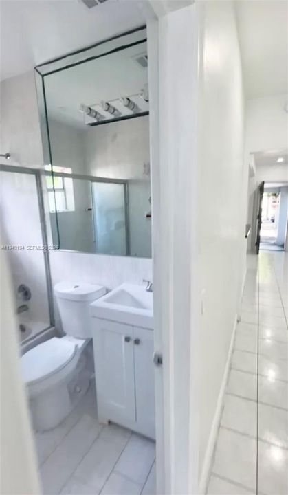 For Rent: $3,200 (3 beds, 1 baths, 1100 Square Feet)