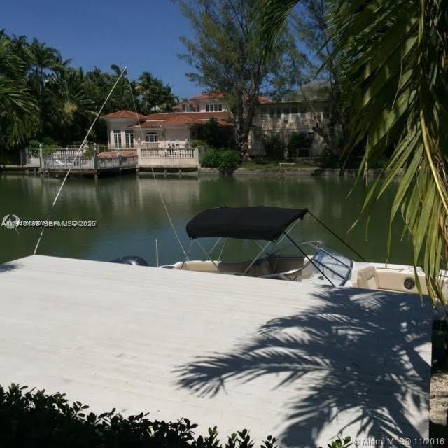 For Rent: $4,725 (2 beds, 2 baths, 1200 Square Feet)