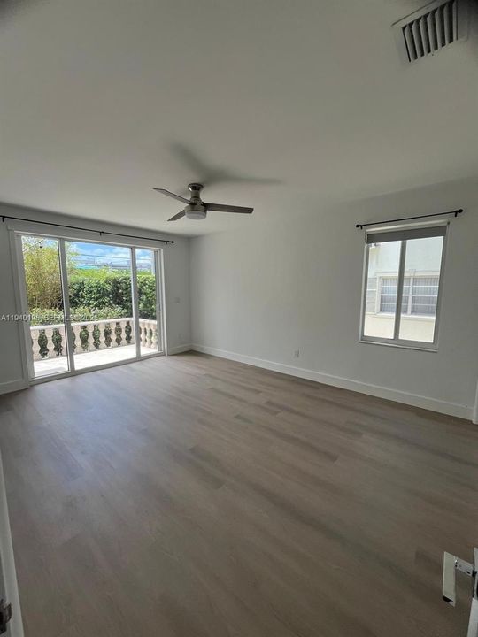 For Rent: $4,725 (2 beds, 2 baths, 1200 Square Feet)