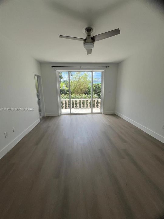 For Rent: $4,725 (2 beds, 2 baths, 1200 Square Feet)