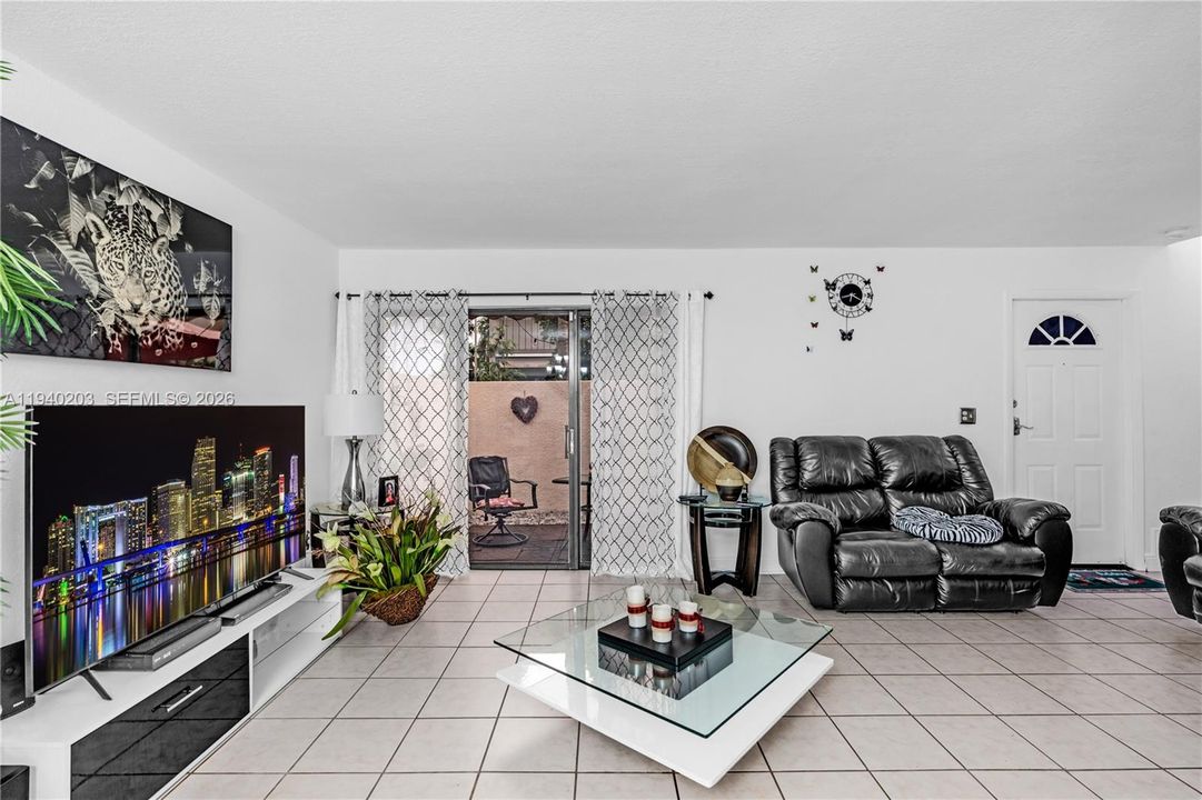 En Renta: $2,200 (2 camas, 1 baños, 1010 Pies cuadrados)