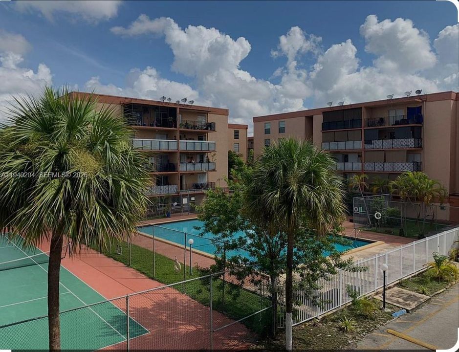 В аренду: $2,000 (2 спален, 1 ванн, 998 Квадратных фут)