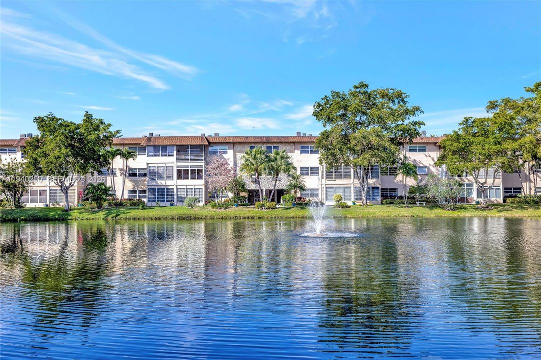 待售: $95,900 (1 贝兹, 1 浴室, 684 平方英尺)