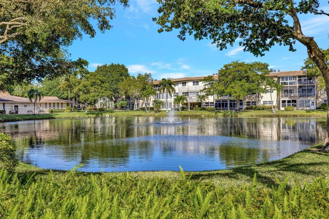 待售: $95,900 (1 贝兹, 1 浴室, 684 平方英尺)