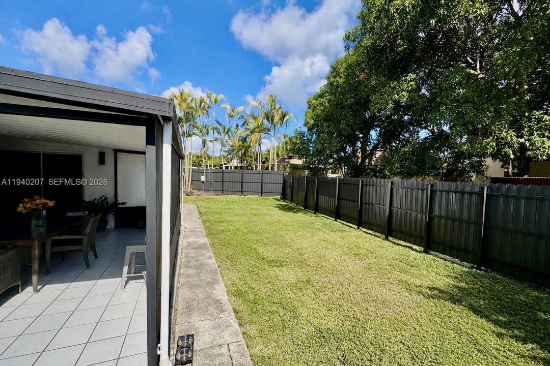 待售: $585,000 (3 贝兹, 2 浴室, 1231 平方英尺)