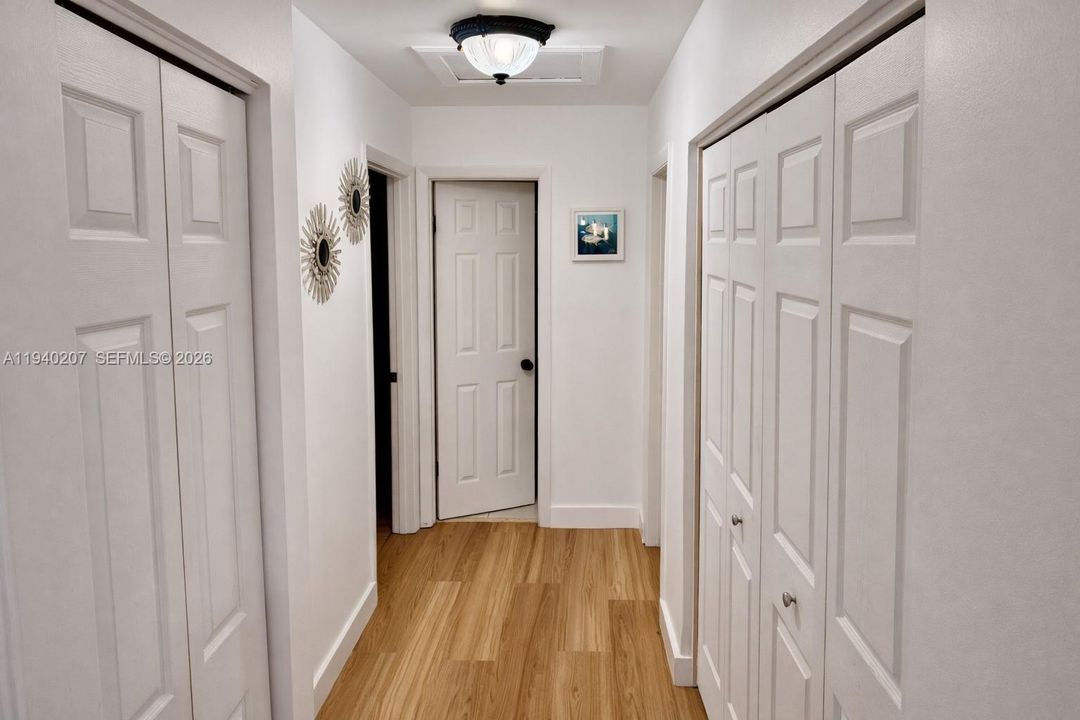 待售: $585,000 (3 贝兹, 2 浴室, 1231 平方英尺)