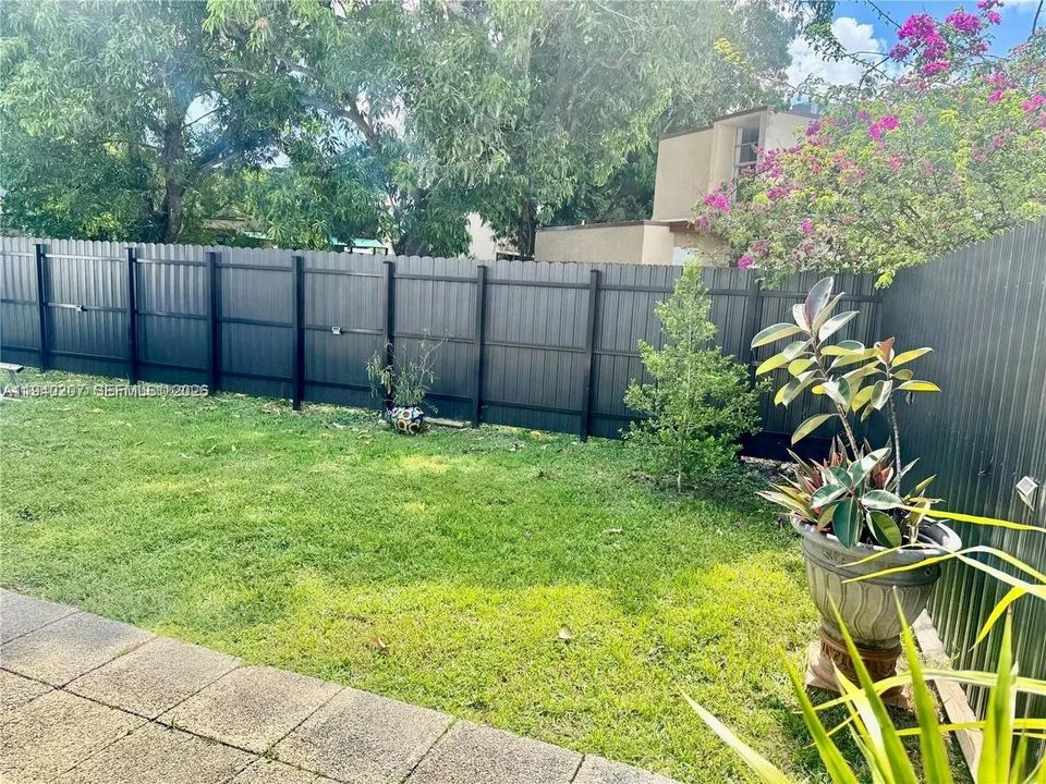 待售: $585,000 (3 贝兹, 2 浴室, 1231 平方英尺)