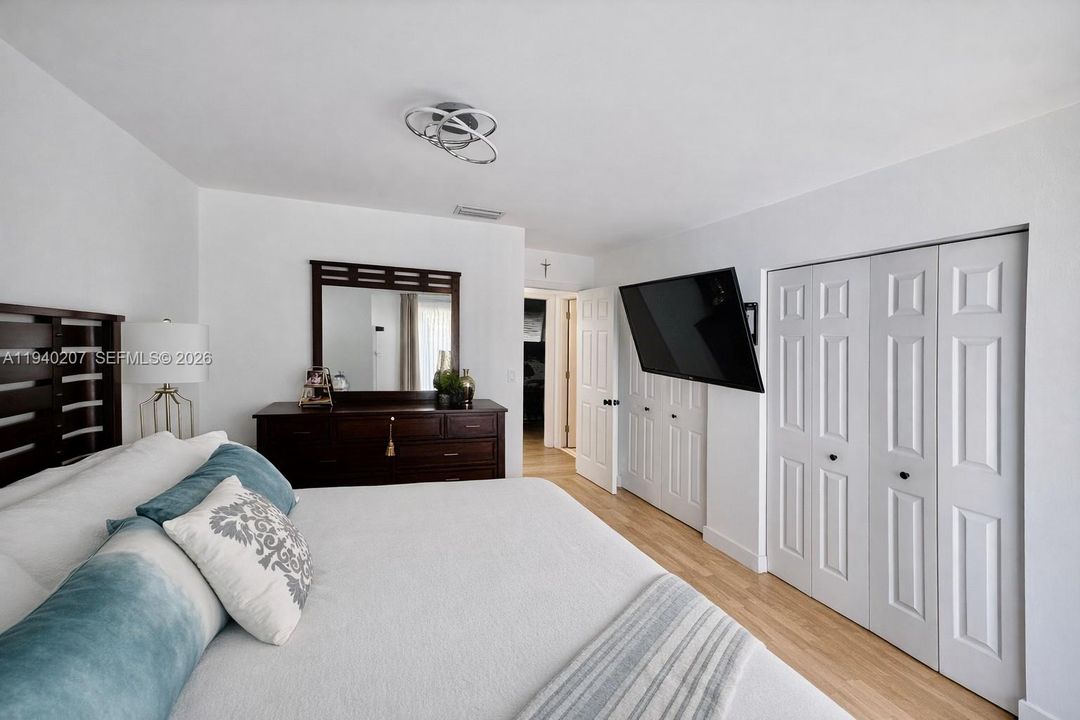 待售: $585,000 (3 贝兹, 2 浴室, 1231 平方英尺)