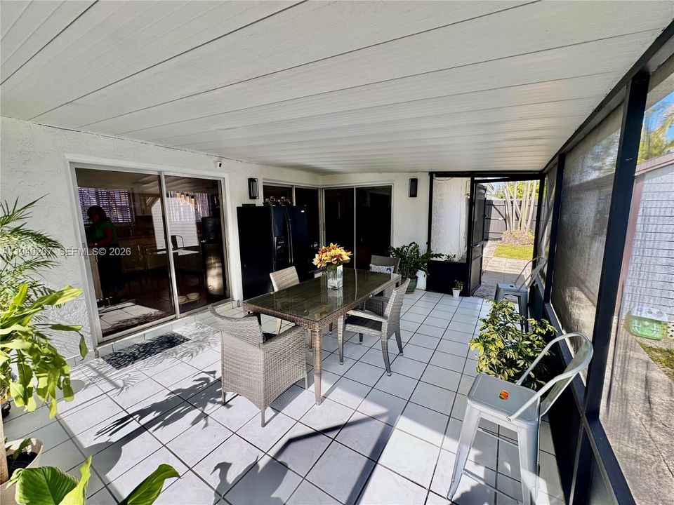 待售: $585,000 (3 贝兹, 2 浴室, 1231 平方英尺)