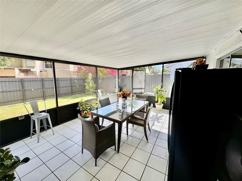 待售: $585,000 (3 贝兹, 2 浴室, 1231 平方英尺)