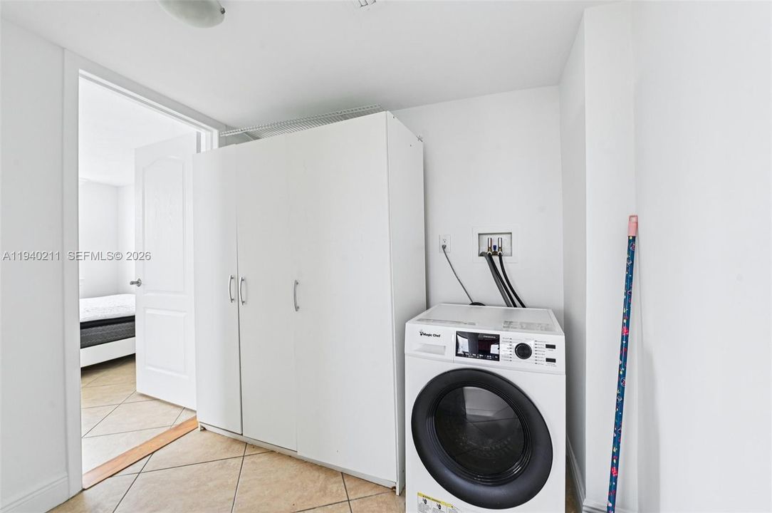 En Venta: $375,000 (2 camas, 2 baños, 1000 Pies cuadrados)