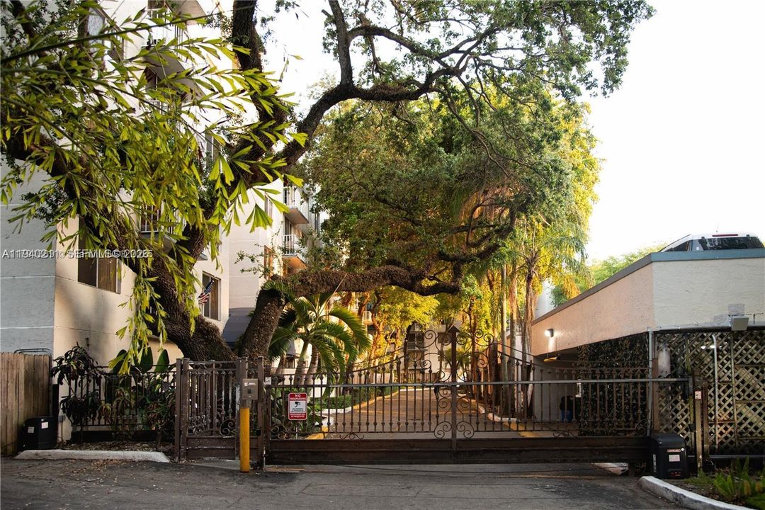 En Venta: $375,000 (2 camas, 2 baños, 1000 Pies cuadrados)