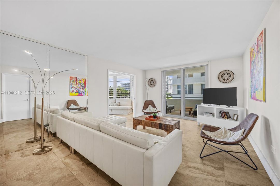 For Rent: $3,750 (2 beds, 2 baths, 1047 Square Feet)