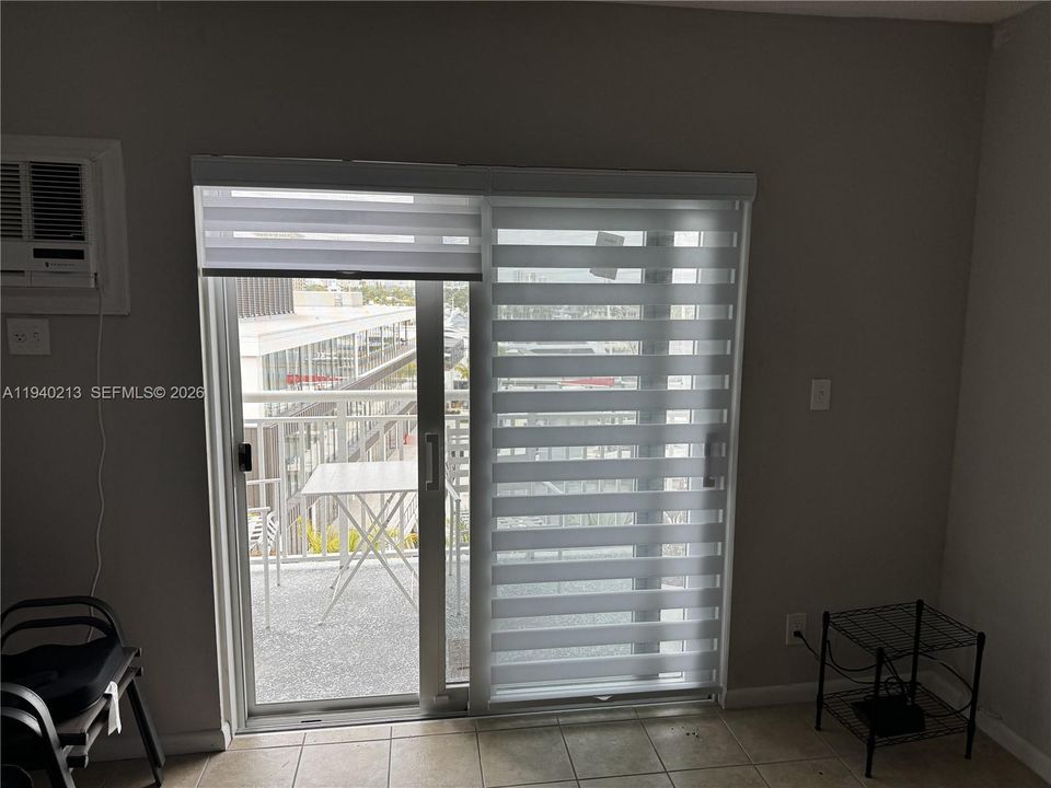 For Rent: $1,850 (1 beds, 1 baths, 647 Square Feet)