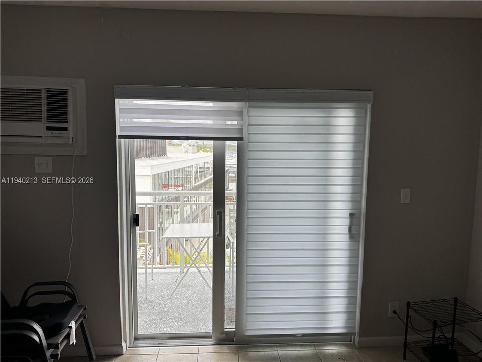 For Rent: $1,850 (1 beds, 1 baths, 647 Square Feet)