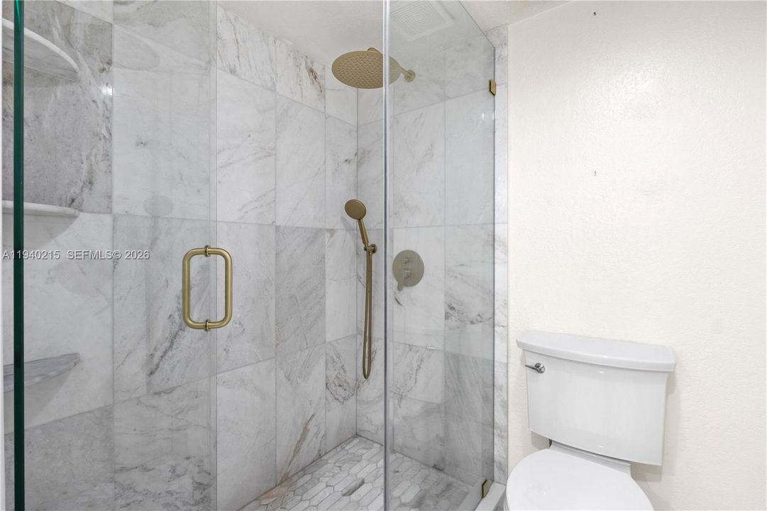 For Sale: $2,200 (2 beds, 2 baths, 1143 Square Feet)