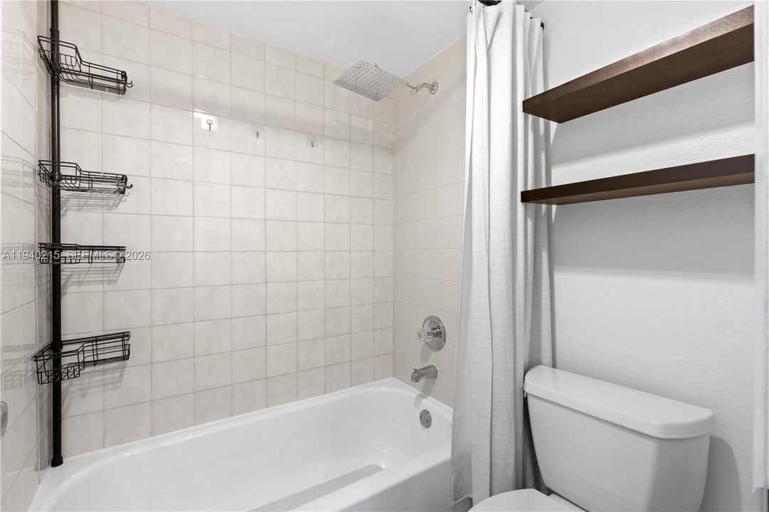 For Sale: $2,200 (2 beds, 2 baths, 1143 Square Feet)