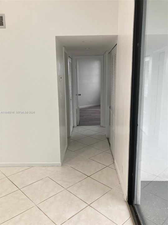 出租: $2,150 (2 贝兹, 2 浴室, 890 平方英尺)