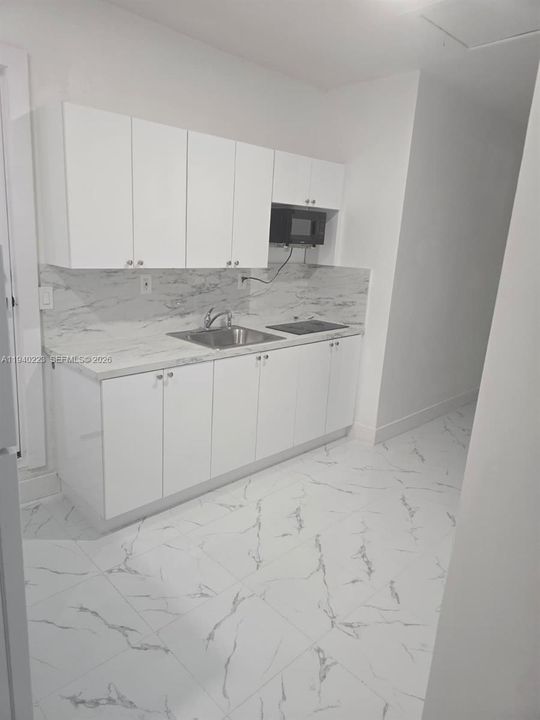 For Rent: $1,500 (1 beds, 1 baths, 2410 Square Feet)