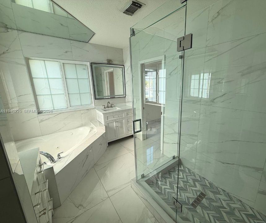 В аренду: $4,000 (5 спален, 3 ванн, 2799 Квадратных фут)