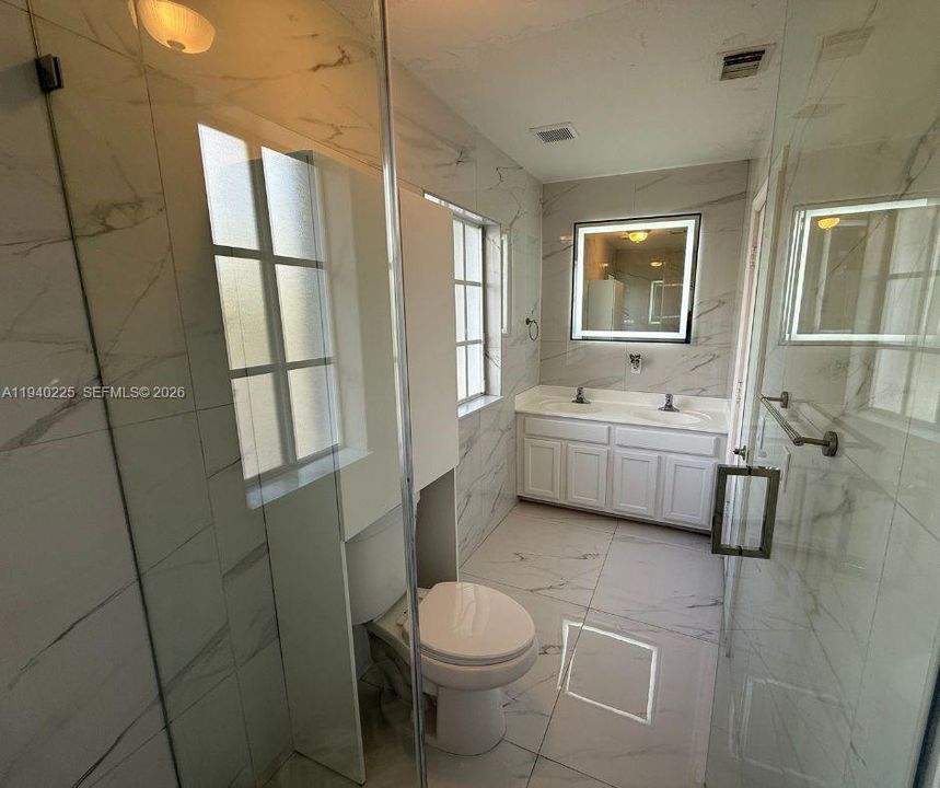 В аренду: $4,000 (5 спален, 3 ванн, 2799 Квадратных фут)